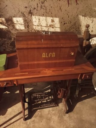 Maquina de coser Alfa
