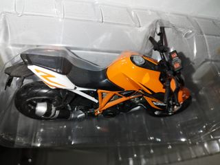 Moto a escala 1/12 Maisto