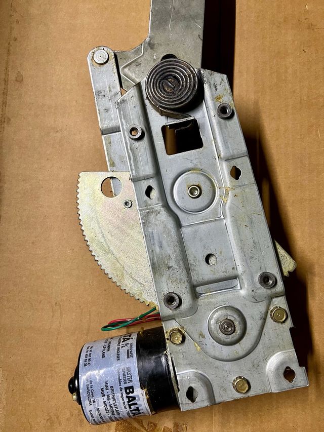 BAC1054 Elevalunas motor del der Jaguar XJ12 ser.3