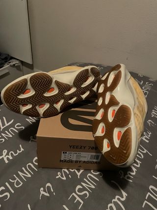 yeezy 70 v mono safflower