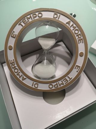 Soprammobile con clessidra