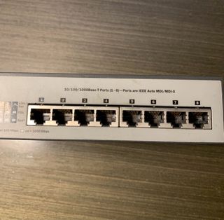 Switch profesional HP ProCurve 1400-8G (J9077A)