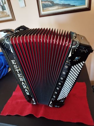 Acordeón Brandoni Modelo Estebaran 45Teclas 120Baj
