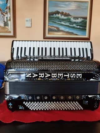 Acordeón Brandoni Modelo Estebaran 45Teclas 120Baj