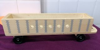 Camión trailer de construcción de madera