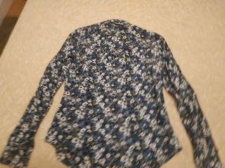 Camisa estampada en tonos azules