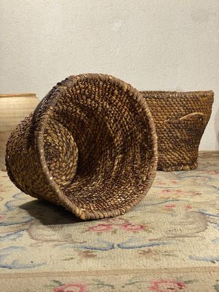 Pareja cubre macetas antiguos
