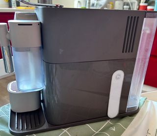 Cafetera Nespresso Latissima One