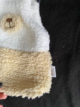 Conjunto de chaleco y gorro Osito Bebé