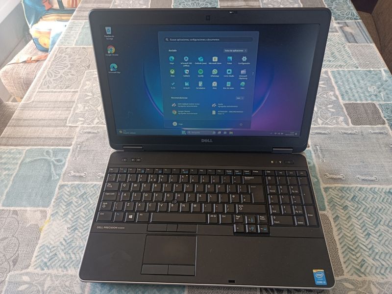Portátil Dell Precisión M2800