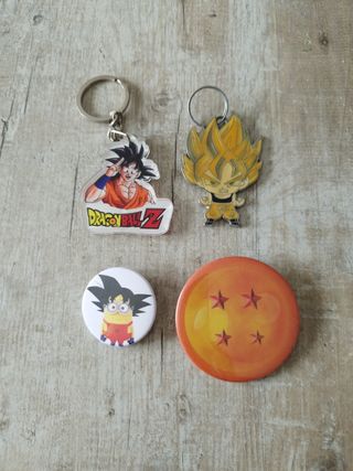 2 Llaveros y 2 Pins de Dragón Ball
