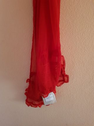 ALMATRICHI. Fular ideal.