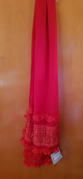 ALMATRICHI. Fular ideal.