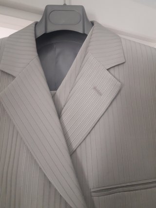Traje de ceremonia a estrenar talla 52 plateado