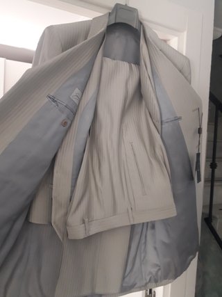 Traje de ceremonia a estrenar talla 52 plateado