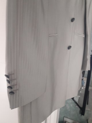 Traje de ceremonia a estrenar talla 52 plateado