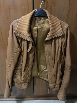 Cazadora cuero beige