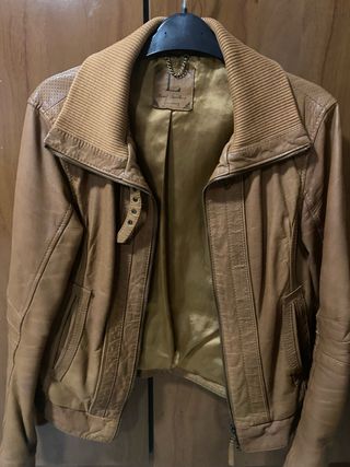 Cazadora cuero beige