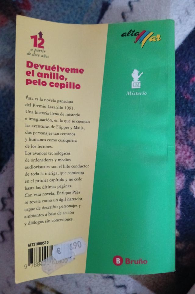 Libro Devuélveme el anillo, pelo cepillo