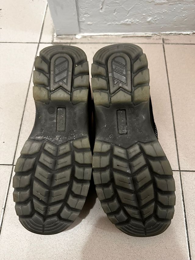 Botas de trabajo protección en la punter