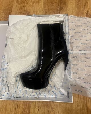 GUESS- Cuero  Tacón: 14 cm - Caña: 12 cm - 40