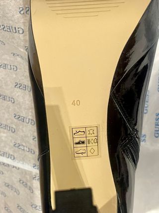 GUESS- Cuero  Tacón: 14 cm - Caña: 12 cm - 40