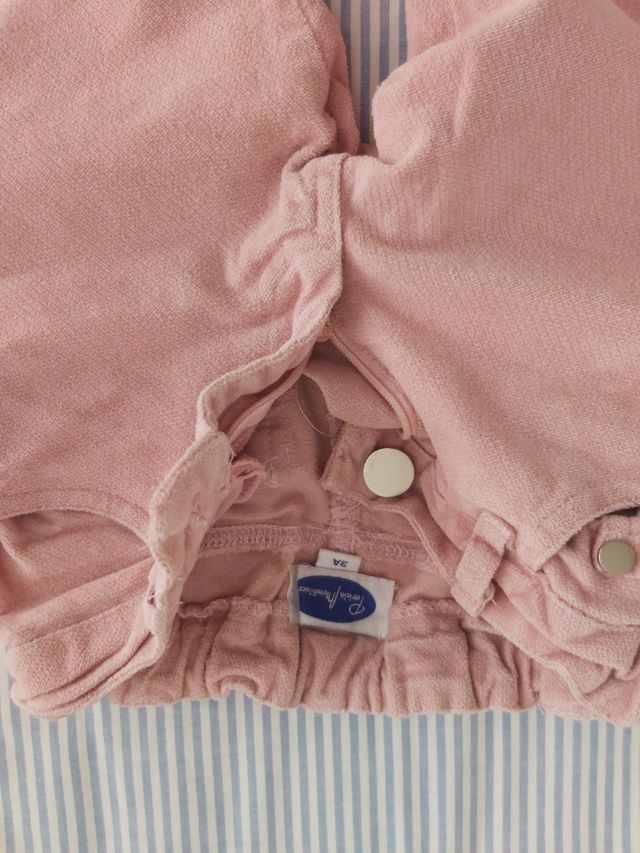 Pantalón rosa de niña