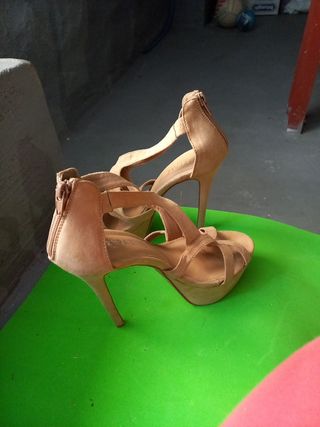 urge por mudanza Zapatos talla 38 y 39