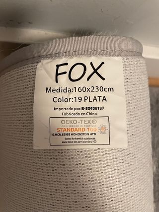 Alfombra gris plata