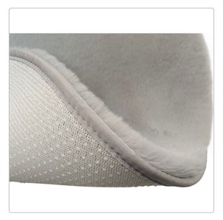 Alfombra gris plata