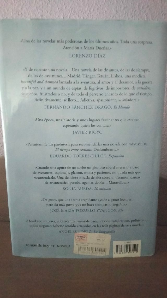 El Tiempo entre Costuras