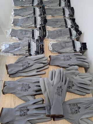 Guantes TB Plus de protección.