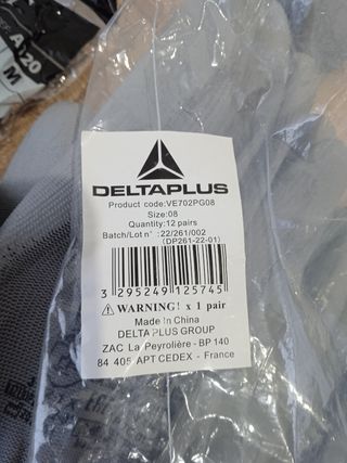 Guantes TB Plus de protección.