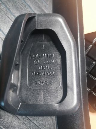 Audi A4 b8 2007 pedales y reposa pie.