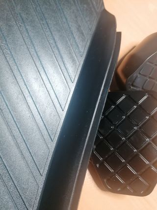 Audi A4 b8 2007 pedales y reposa pie.