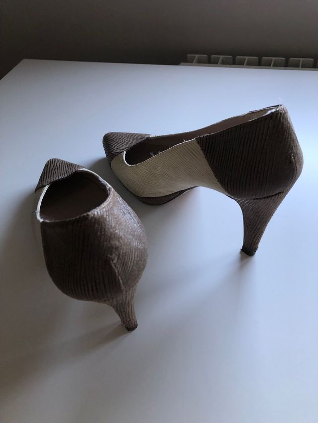 Zapato mujer de piel beige y marrón. Talla 38
