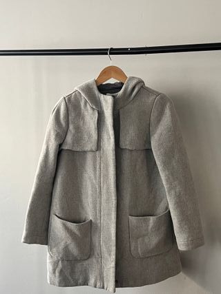 Abrigo gris con capucha Zara Basic