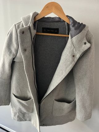 Abrigo gris con capucha Zara Basic