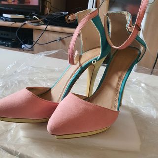 Zapato tacón muy bonitos