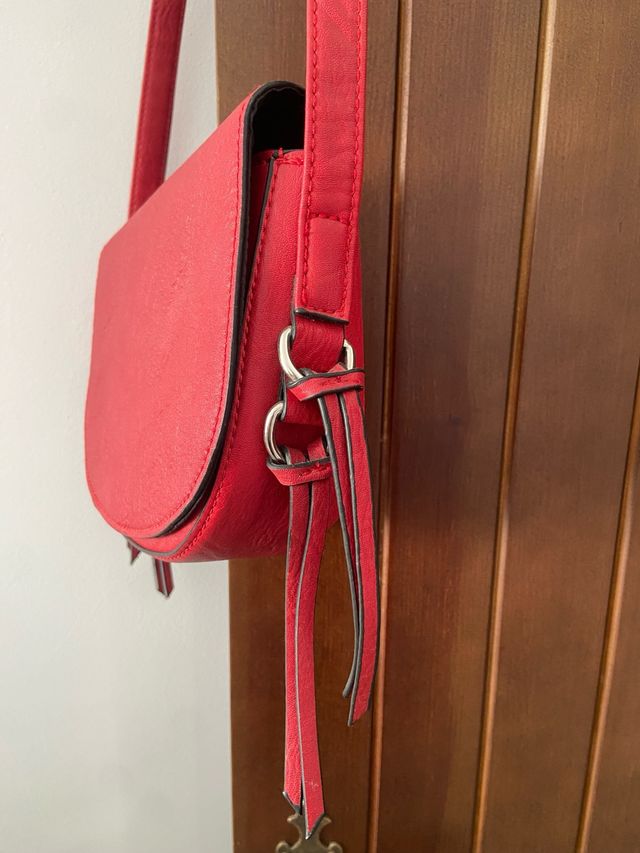 Bolso rojo regulable