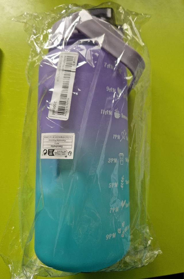 Botella deportiva 2 Litros. A estrenar