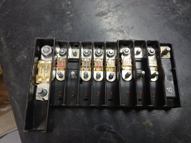 Soportes porta fusibles y relés para Volkswagen T5