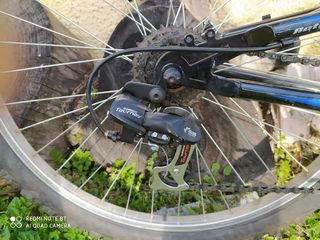 Bicicleta montaña de doble suspensión