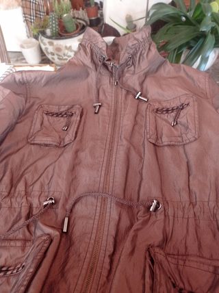 Parka-gabardina de Adolfo Dominguez