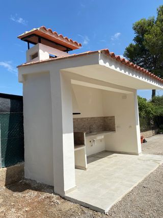 Eliminar cipreses por valla