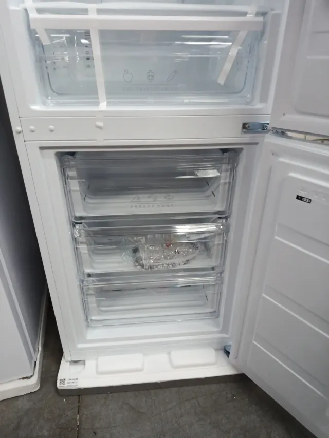 Nevera 188x60 Nofrost Benavent