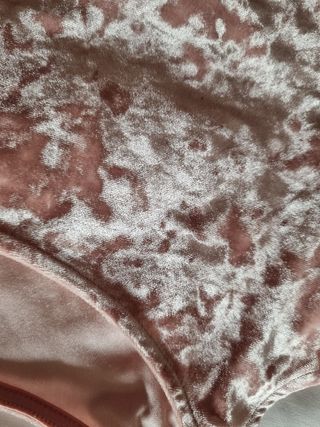 Top rosa de terciopelo