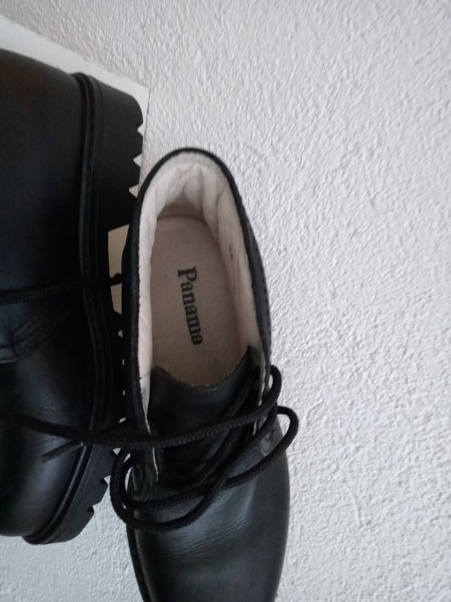 Bota Blucher negras a estrenar.