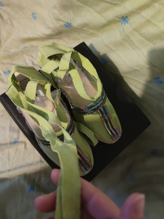 Zapatos mujer cuña verde lima lentejuelas