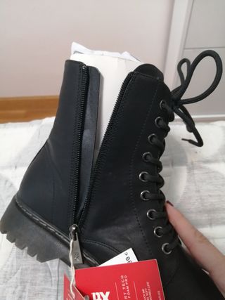 Botas tipo martens 40